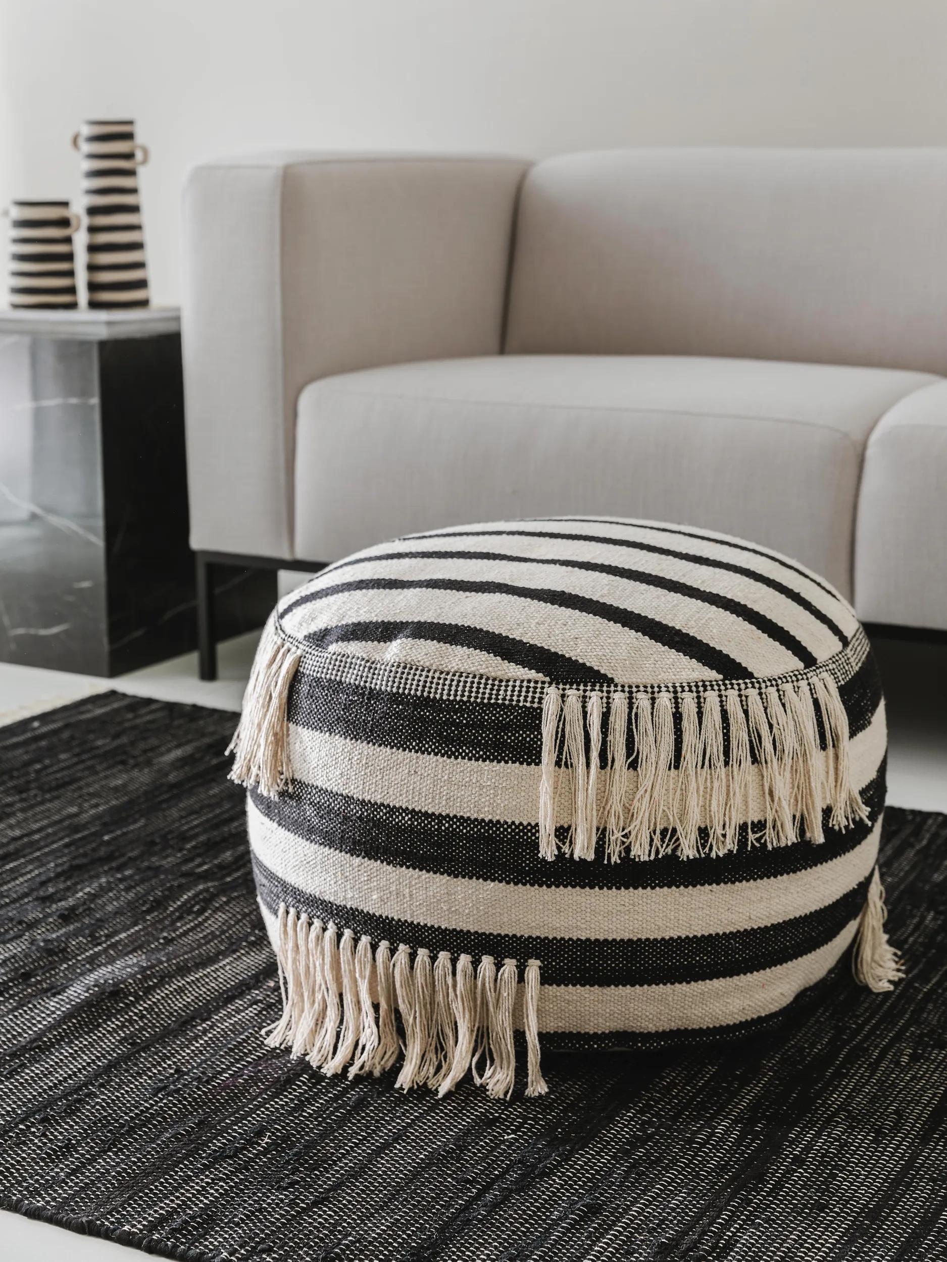 Puf Deja – Negru/Alb