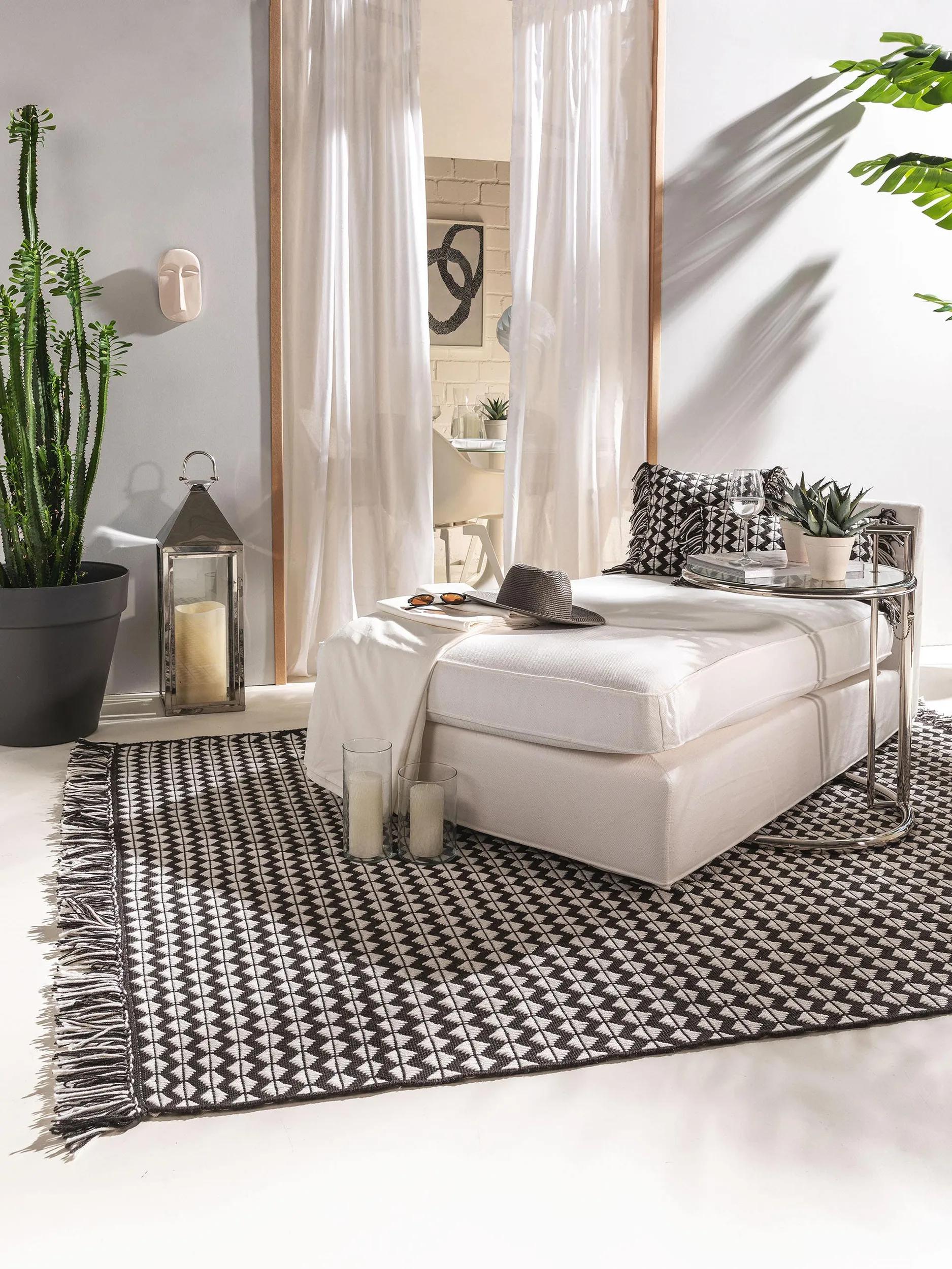 Covor din material reciclat Morty – Negru/Alb