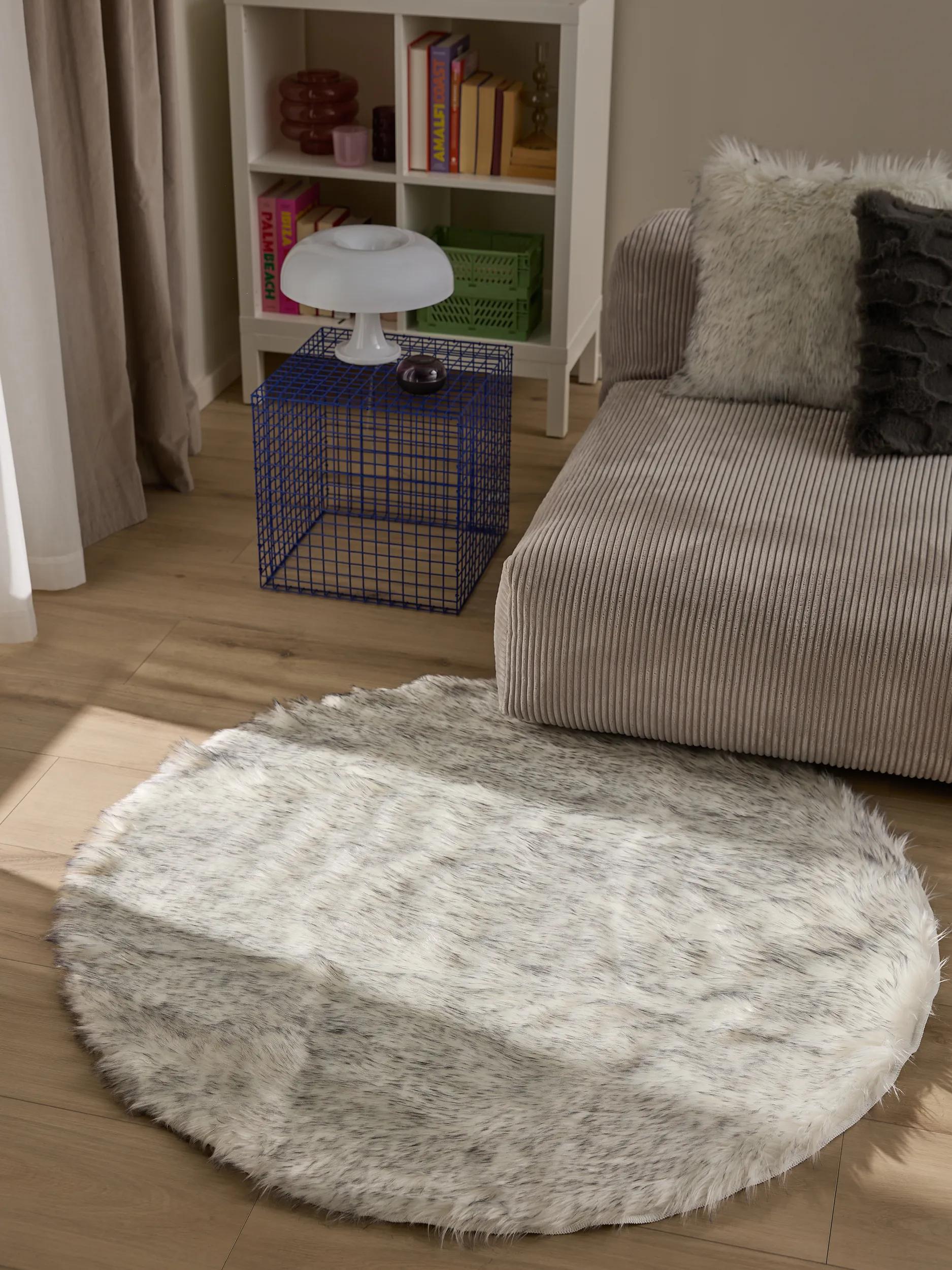 Covor shaggy lavabil Nanuk – Negru/Alb