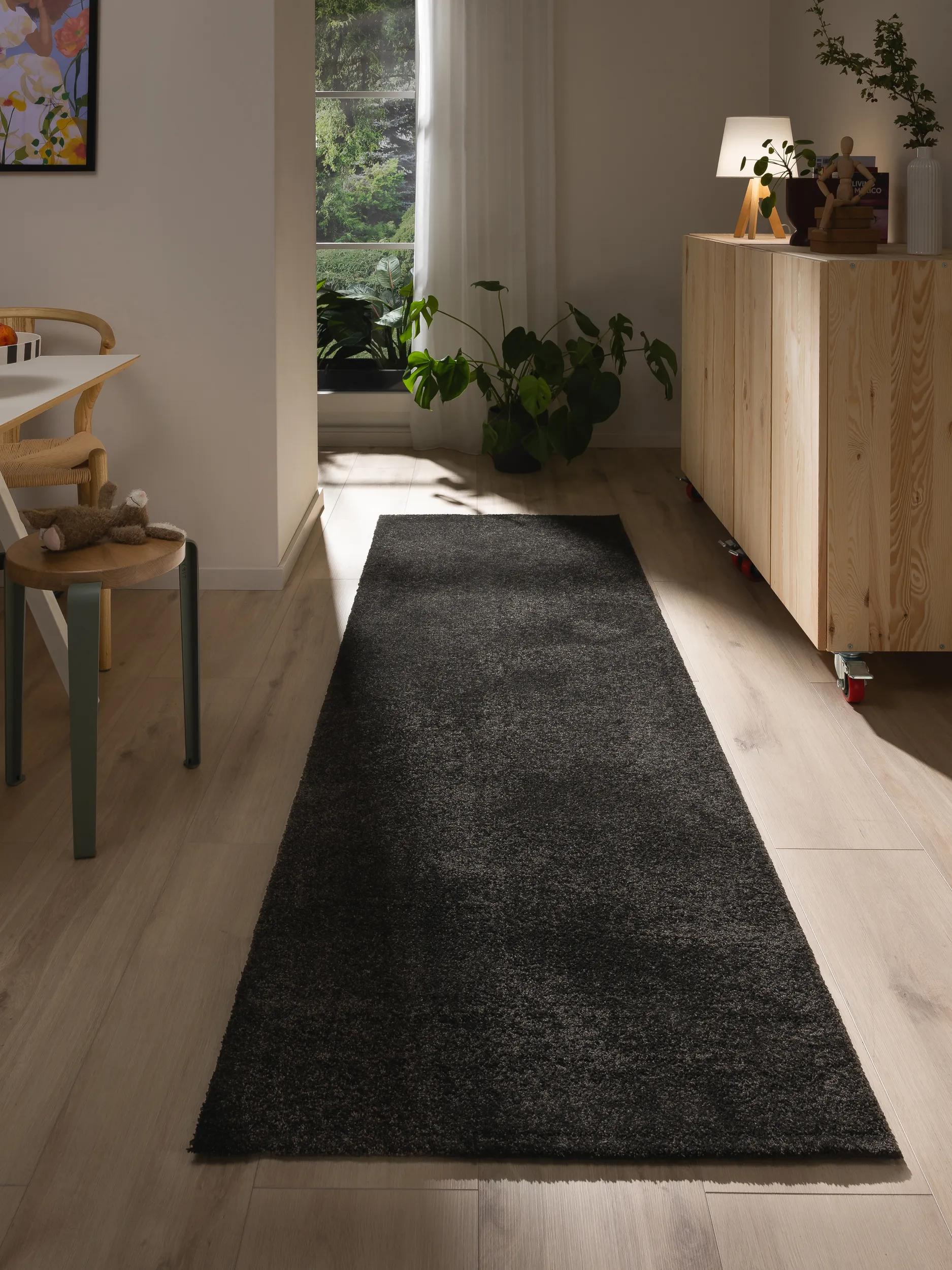 Traversă Nina – Antracit